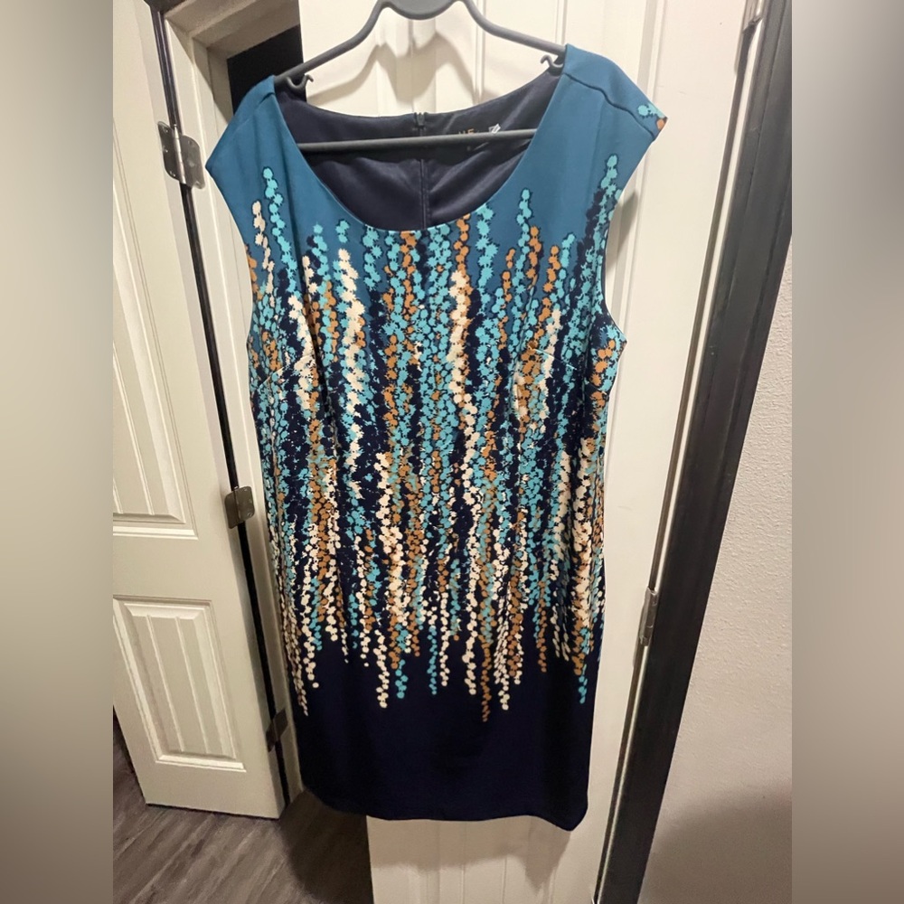 Sleeveless dress